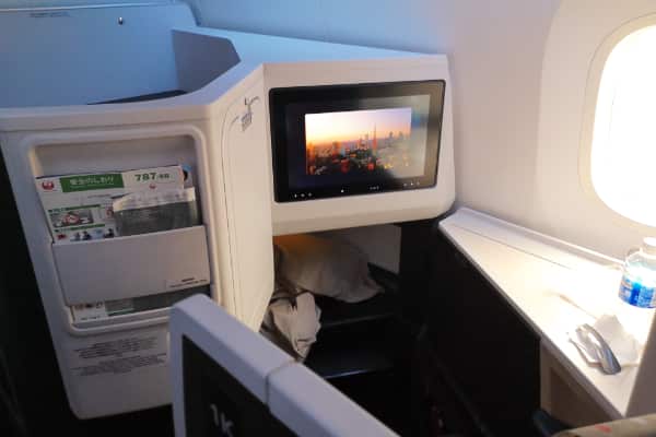 JALビジネスクラスSky Suite 3